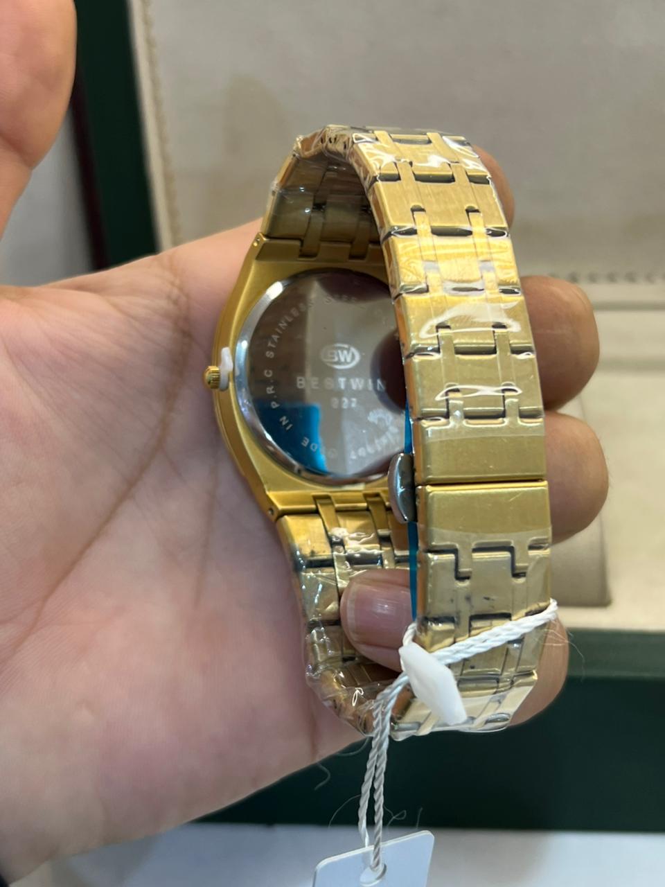 BESTWIN Gold-Tone Quartz Watch with Date Display