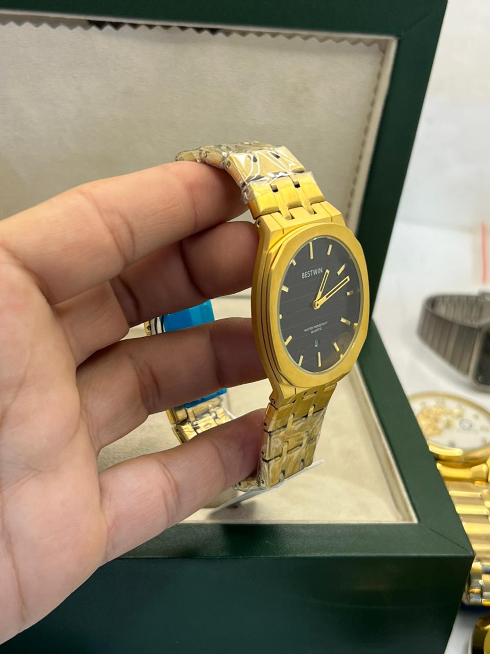 BESTWIN Gold-Tone Quartz Watch with Date Display