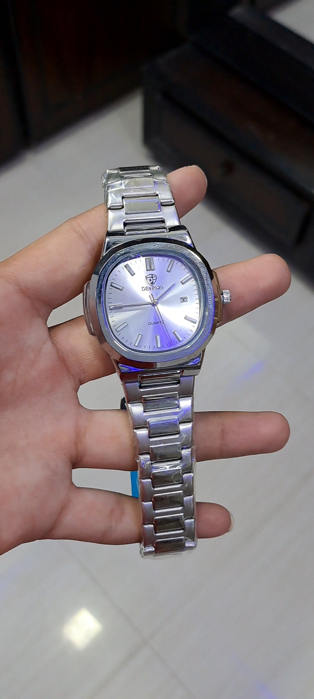 Premium Stainless Steel Quartz Wrist Watch – Elegant Dial.