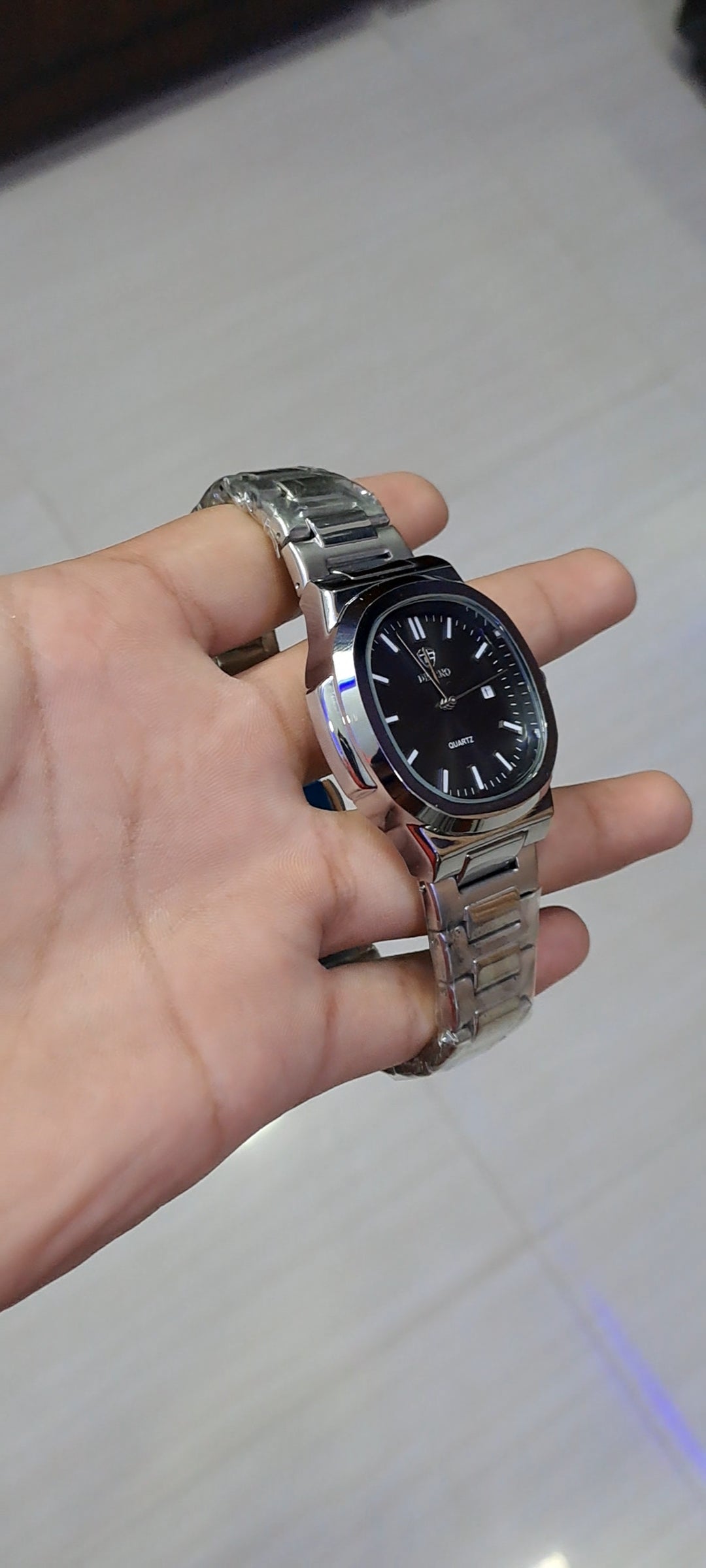 Premium Stainless Steel Quartz Wrist Watch – Elegant Black Dial